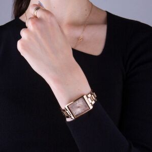Essence ES6594FE.410 Kadın Kol Saati | 26 mm Rose Gold Kasa, Dikdörtgen Kadran, Modern Çelik Tasarım