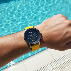 Lee Cooper LC06919.654 Erkek Kol Saati | 49 mm Siyah Kadran, Sarı Silikon Kordon, Multifonksiyon Quartz